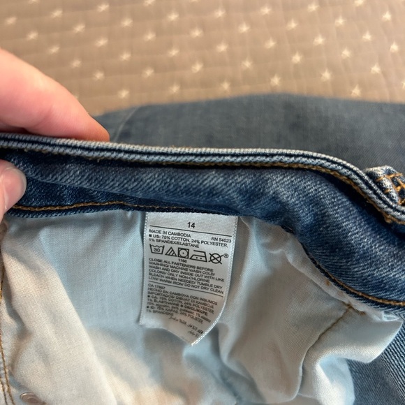 Old Navy Classic Denim Jean Shorts 14 - Picture 4 of 4